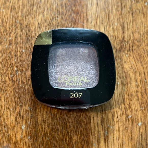 L'Oreal Colour Riche eyeshadow - 207 Pain au Chocolat - new! - Picture 1 of 2